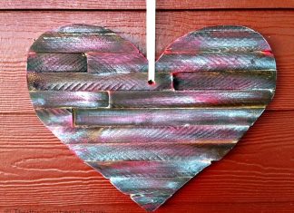 Valentine’s Day Decor: Wood Hanging Heart Wood Heart
