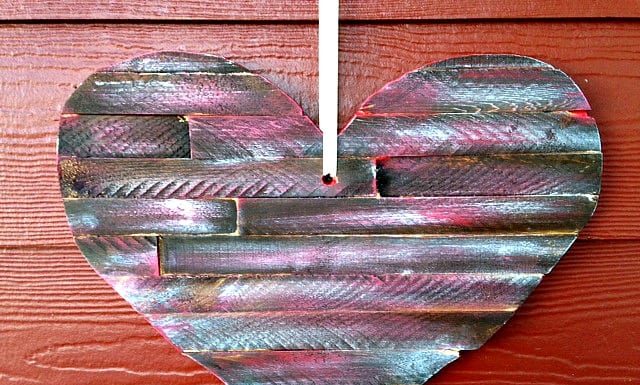 Valentine’s Day Decor: Wood Hanging Heart Wood Heart