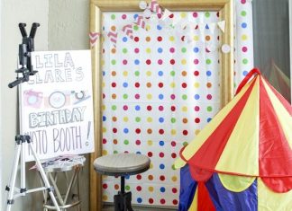 DIY Party Photo Booth: A Real Crowd Pleaser