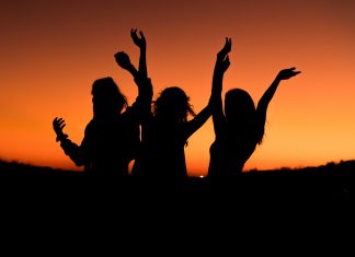 The 10 ComMOMdments of Solid Friendships friendship