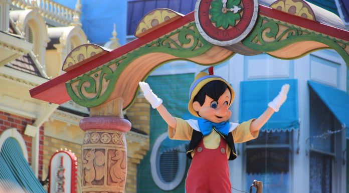 7 Disney Heroes Who Are Actually the WORST