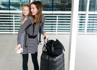 6 Steps to a Stress-Free Flight with Toddlers traveling with toddlers