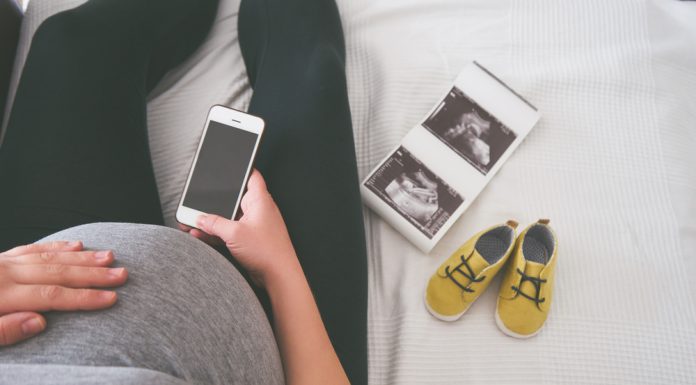Over-Sharenting and the Age of the Social Media Mom sharenting