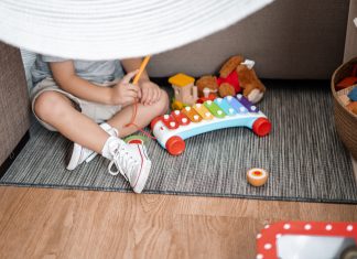 Don’t Let Holiday Gifts & Gadgets Damage Your Child’s Ears hearing loss