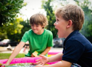 5 Essential Summertime Mom Hacks