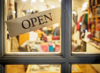 4 Reasons Why You Should Shop Small This Holiday Season shop small