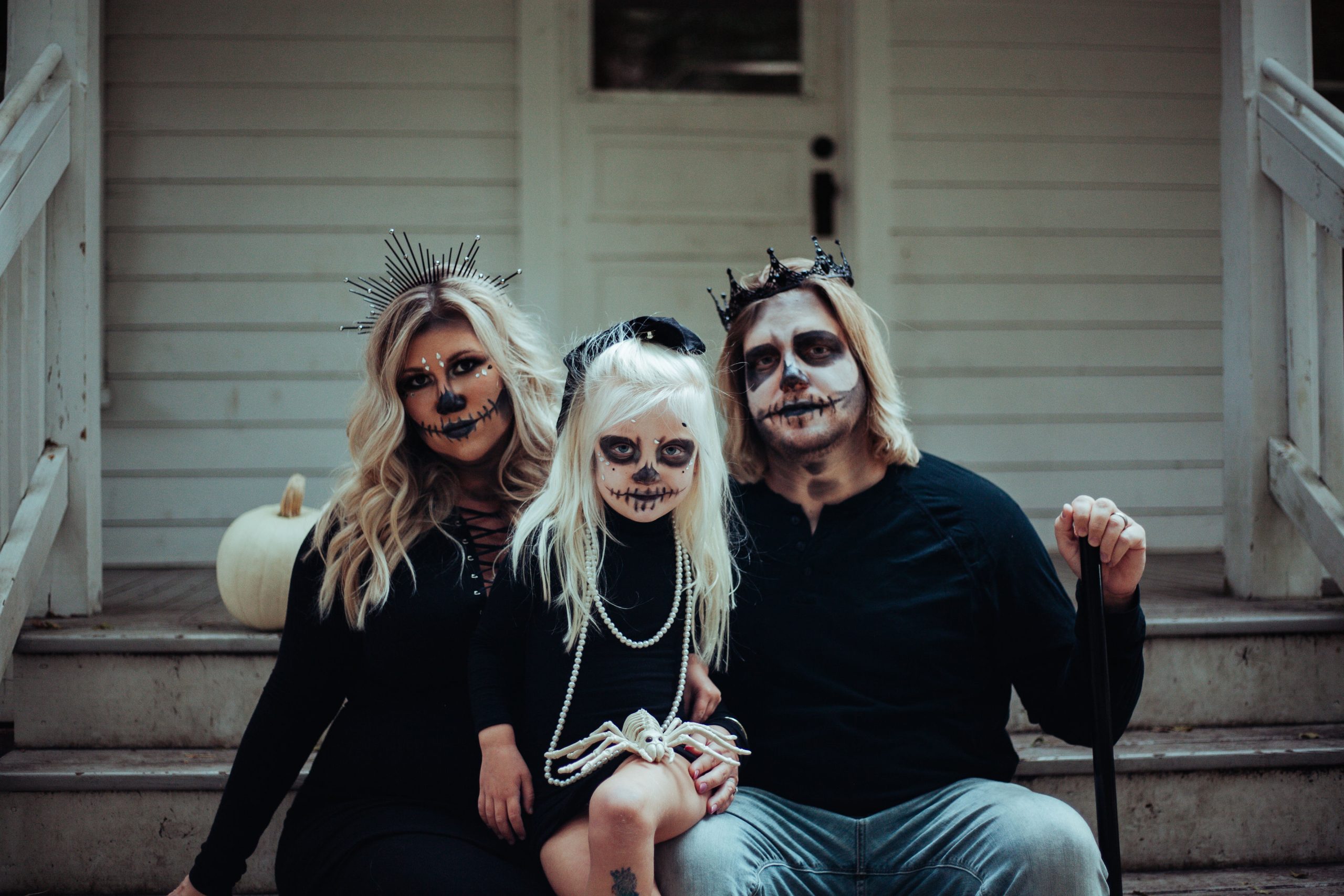 10 SPOOKtacularly creative & inexpensive DIY Halloween costumes 2021