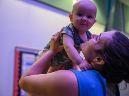 The Truth About Becoming a Mom in Your Early Twenties mom in twenties