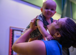 The Truth About Becoming a Mom in Your Early Twenties mom in twenties