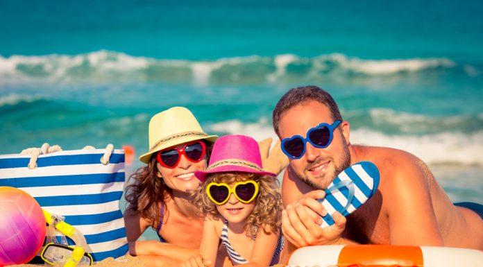 Don’t Be a Beach-hole beach etiquette