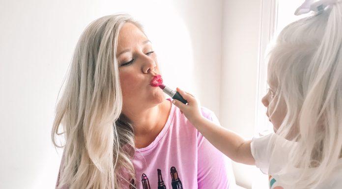 Tips for Confidently Wearing Bold Lipstick (Yes, You Can!) lipstick