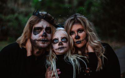Halloween Tradition: Spooky Family Photos