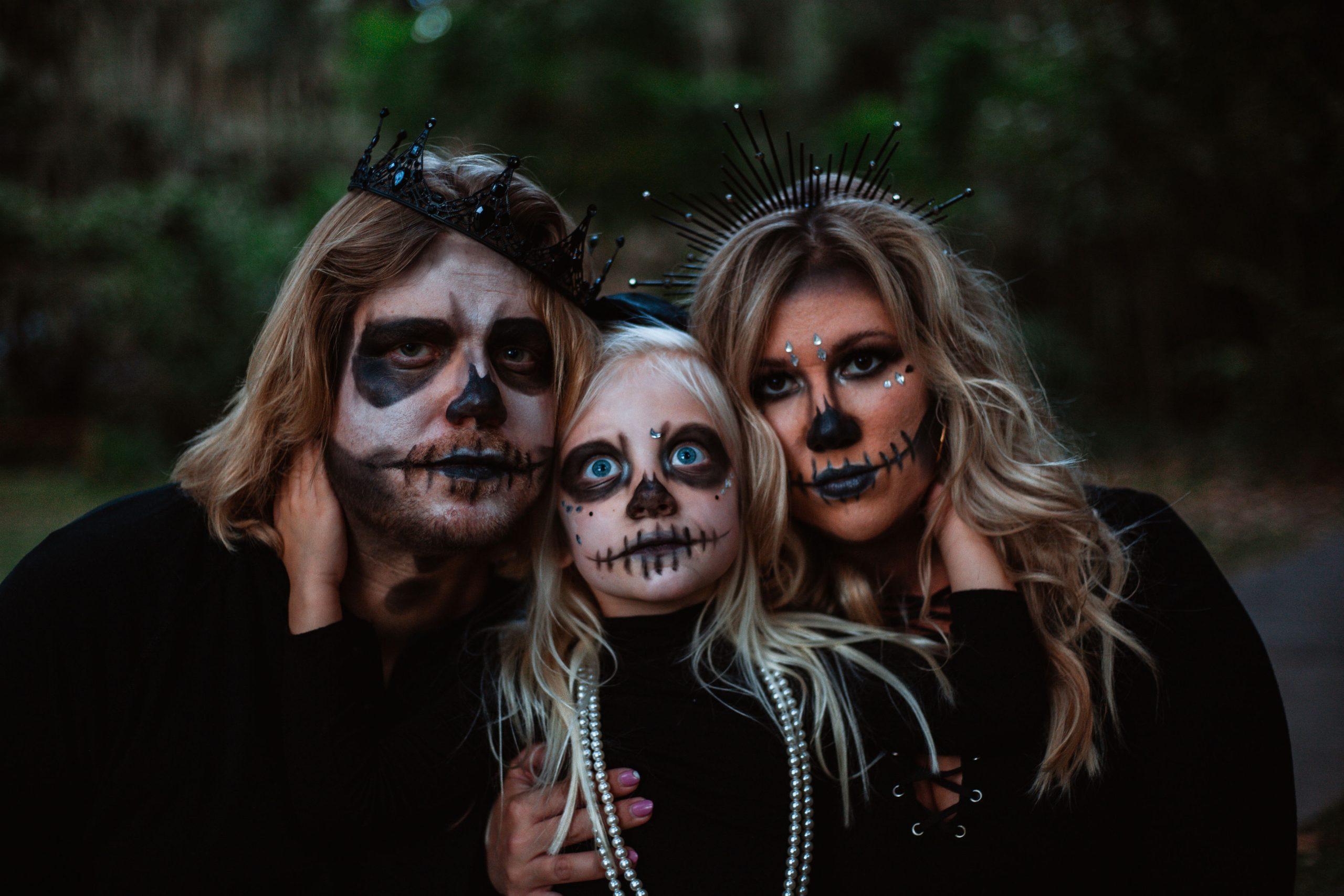 spooky family photos