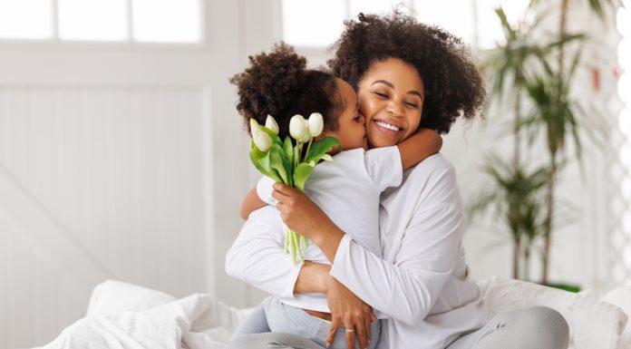 6 Simple Ways to Teach Your Children to Be Kind to Others teach children to be kind