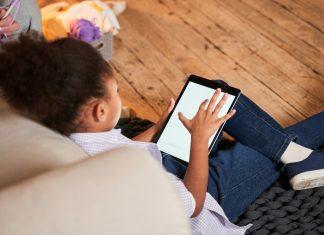 5 Must-Have Tips to Keep Kids From Staring at Screens All Summer comcast
