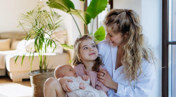 Preparing the Littles When Expecting a Sibling sibling
