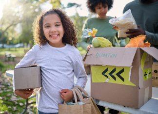 10 Engaging & Fun Ways to Involve Your Kids in Giving Back giving tuesday
