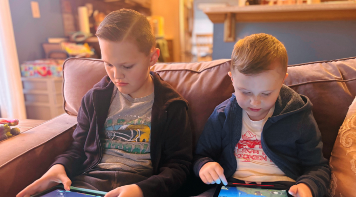 Screen Time & Devices: Setting Healthy Boundaries (Hopefully) Without Meltdowns screen time devices youtube