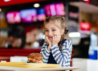 Family Meal Deals & Other Kids Eat FREE Specials Around Jax kids eat free jacksonville
