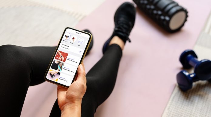 I Tried These At-Home Workout Apps So You Don’t Have To (My Honest Reviews for Busy Moms) home workout apps