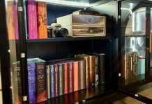 Why Moms Are Obsessed With Romance Novels Right Now romance novels